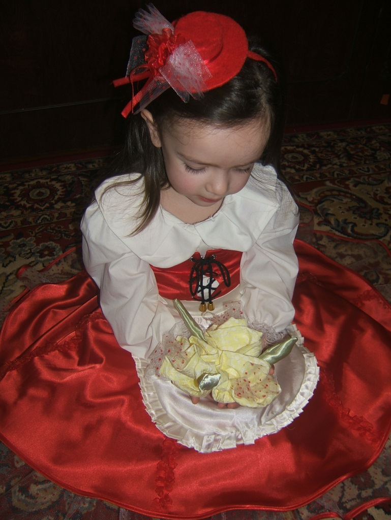 Детский карнавальный костюм Красной шапочки своими руками. Заготовка от Батик